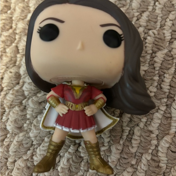 Mary from Shazam pop funko - Picture 4 of 9